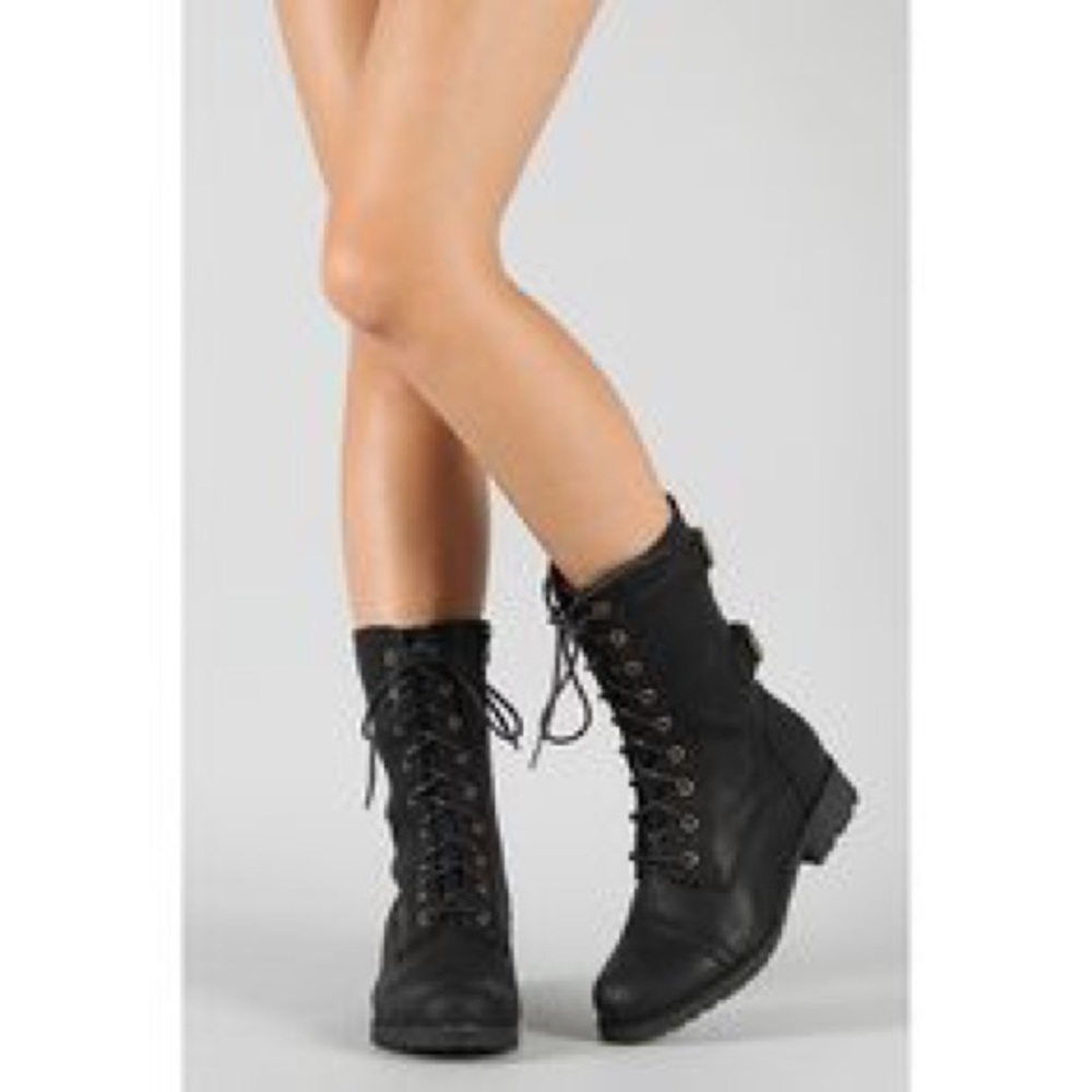 Adorable combat boots from Madden Girl! Size 6.5 ✨